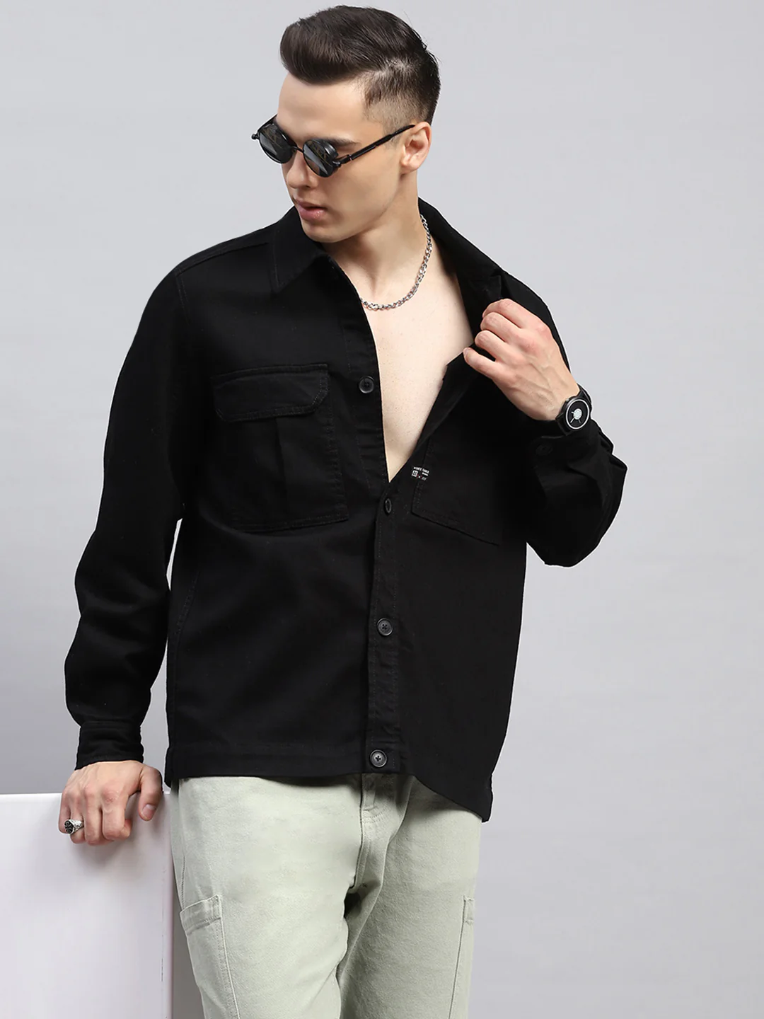 Men Black Solid Collar Full Sleeve Jacket - Image 6