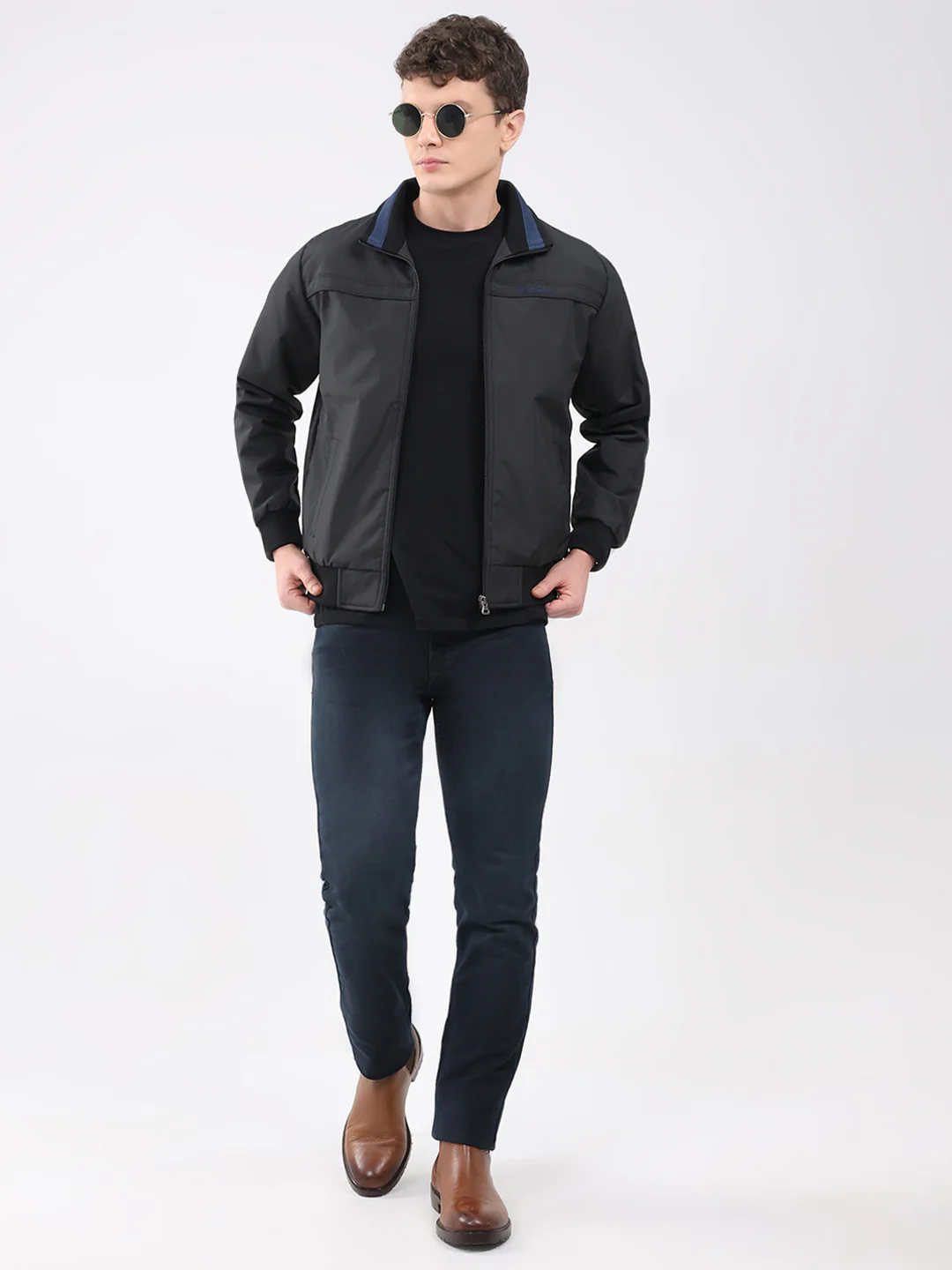 Men Black Solid Collar Full Sleeve Jacket - Image 2
