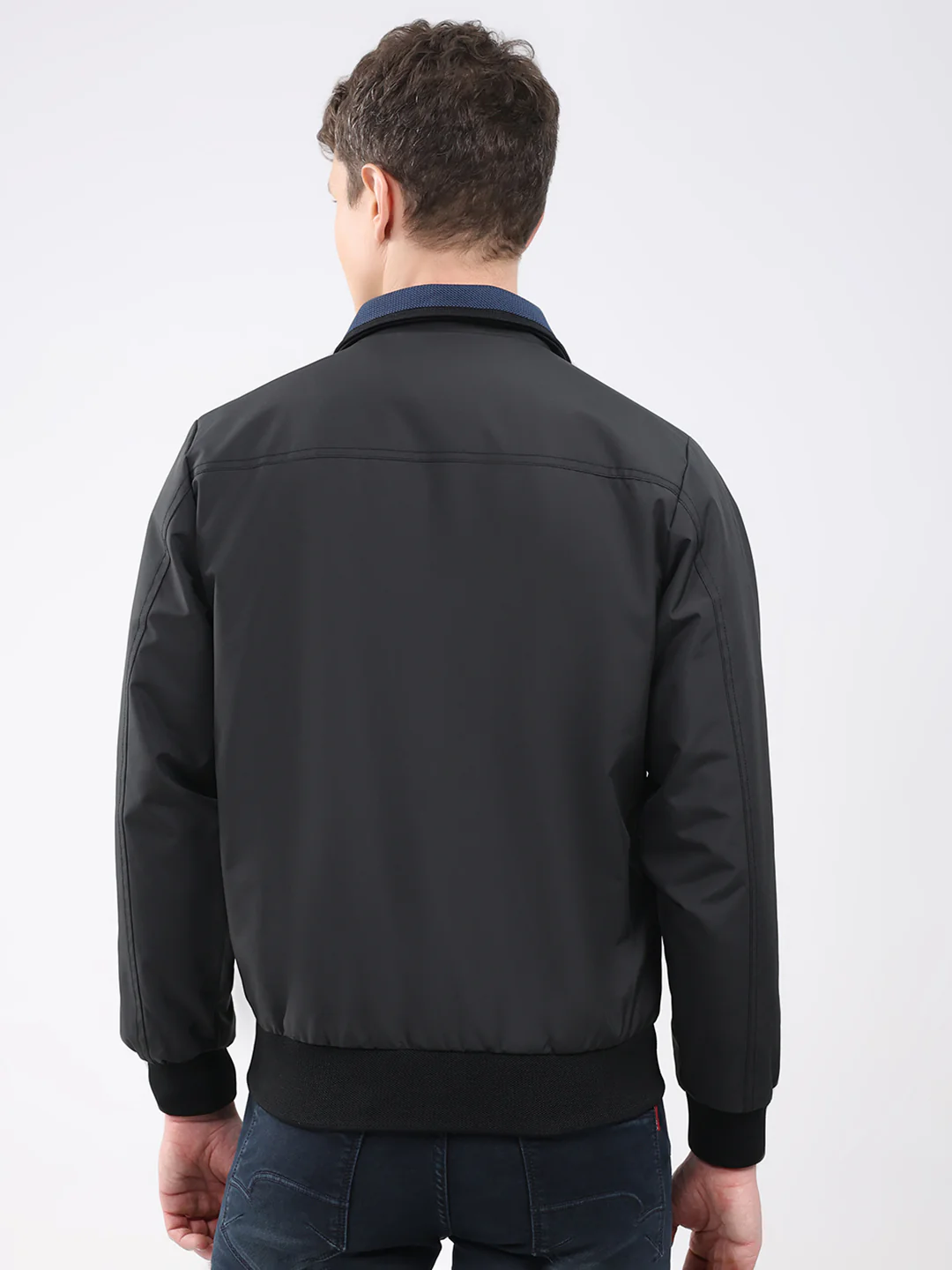 Men Black Solid Collar Full Sleeve Jacket - Image 5