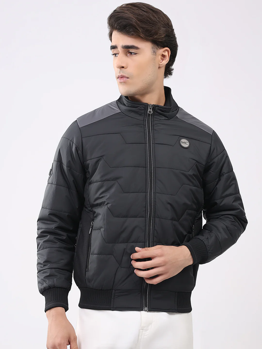 Men Black Solid Collar Full Sleeve Jacket