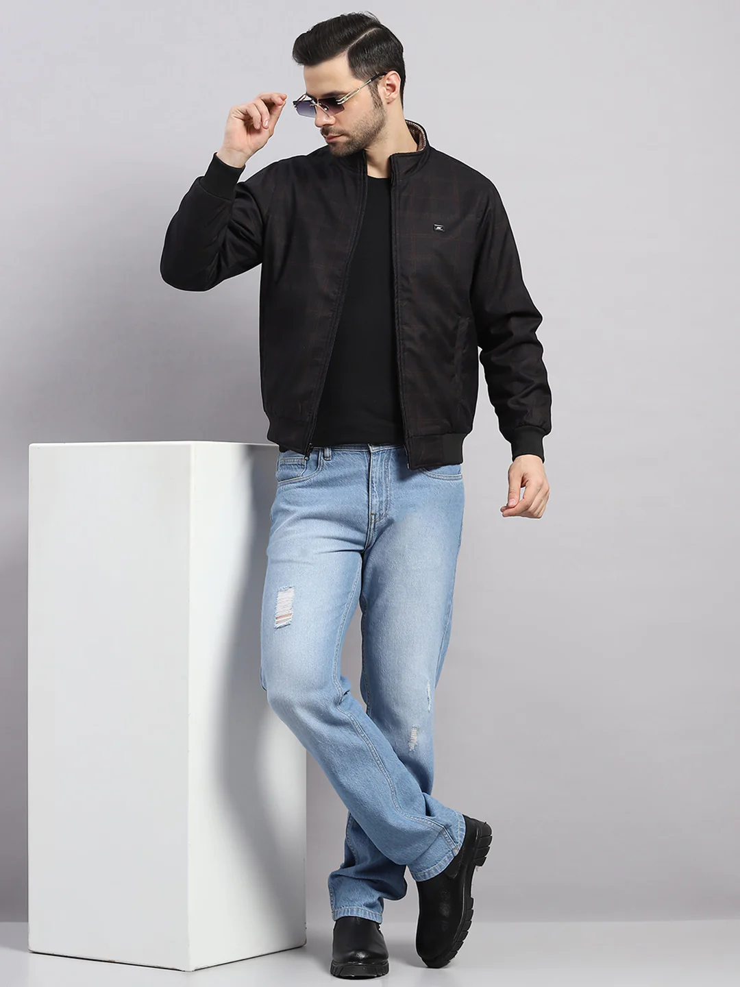 Men Black Solid Collar Full Sleeve Reversible Jacket - Image 2