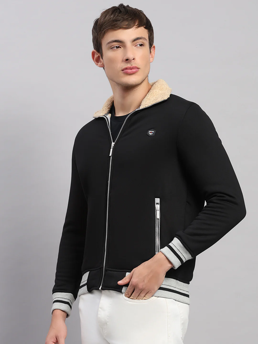 Men Black Solid Collar Full Sleeve Sweatshirt - Image 3