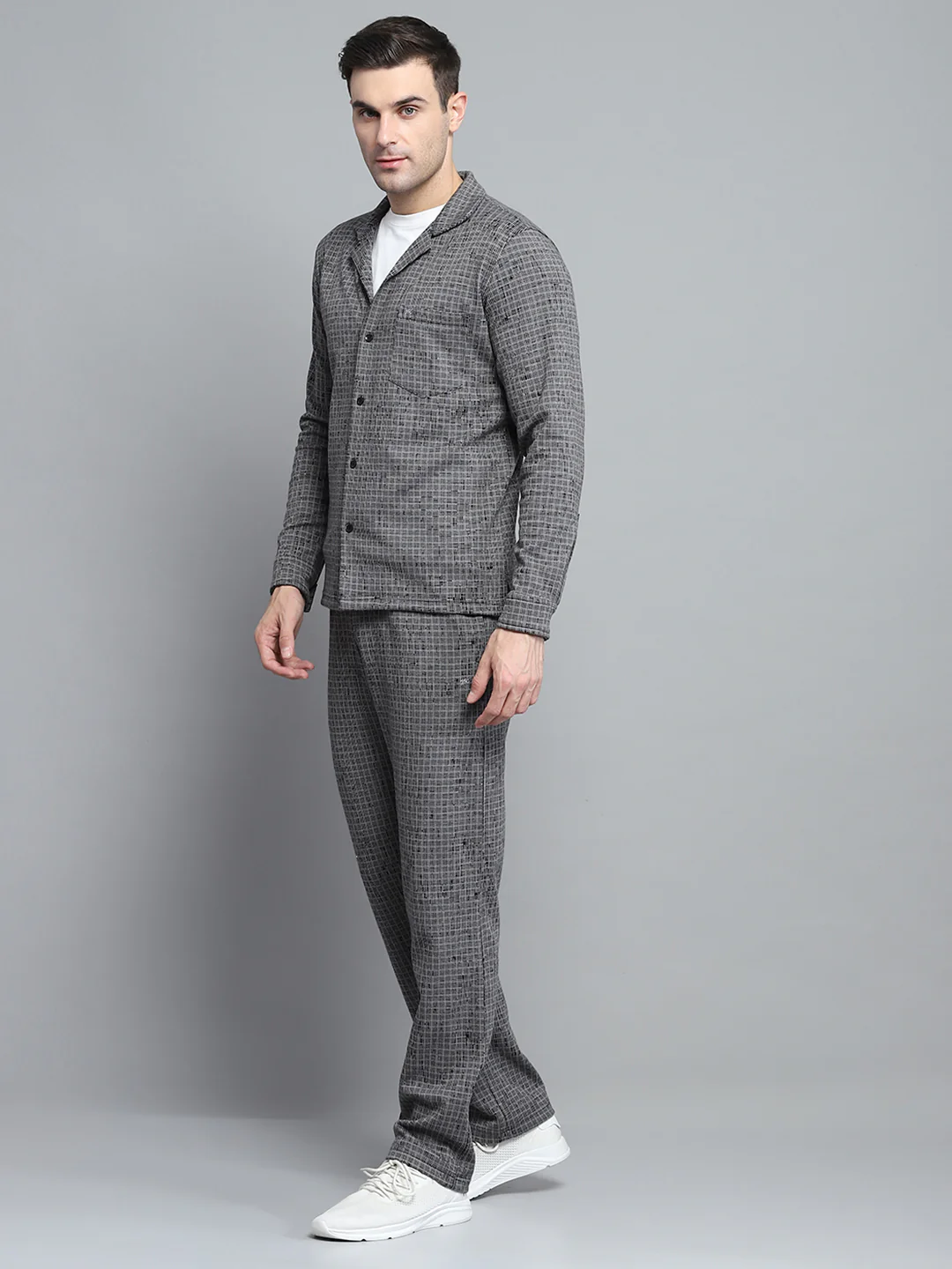 Men Black Solid Collar Full Sleeve Winter Tracksuit - Image 3