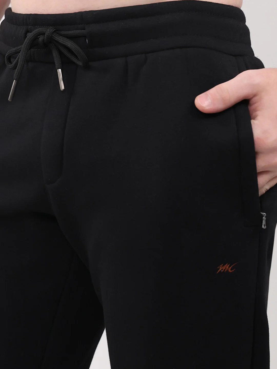 Men Black Solid Collar Full Sleeve Winter Tracksuit - Image 8