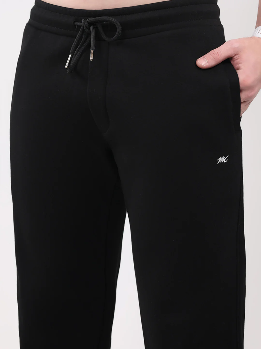 Men Black Solid Collar Full Sleeve Winter Tracksuit - Image 9
