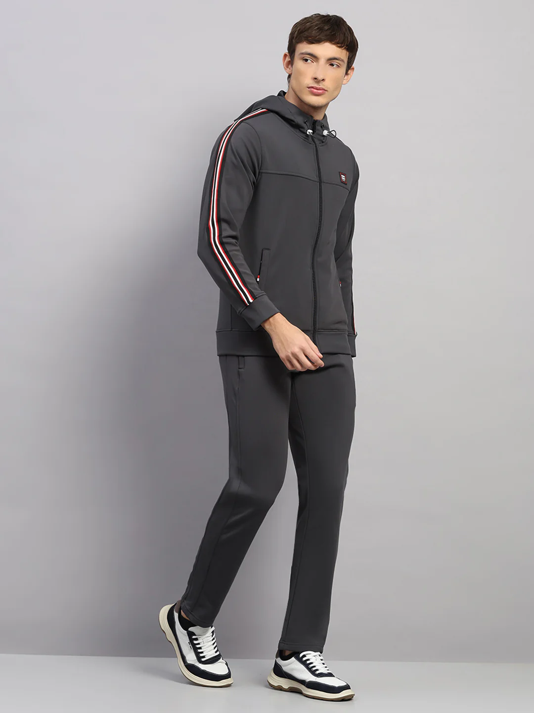 Men Black Solid Collar Full Sleeve Winter Tracksuit - Image 4