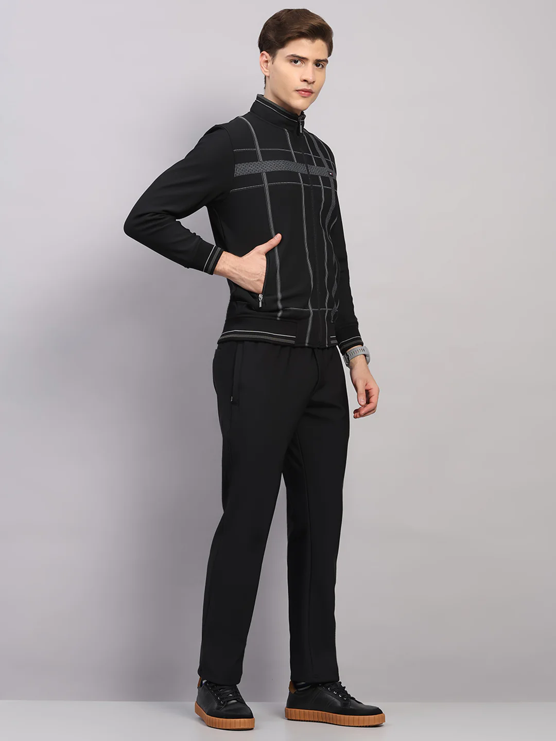 Men Black Solid Collar Full Sleeve Winter Tracksuit - Image 4