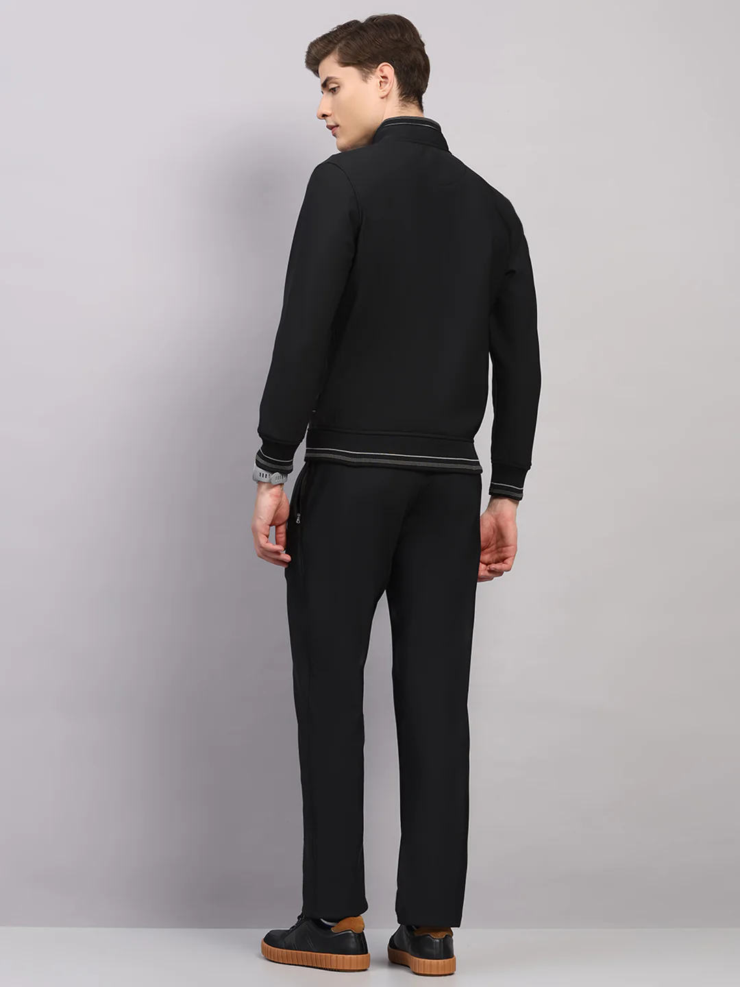 Men Black Solid Collar Full Sleeve Winter Tracksuit - Image 5