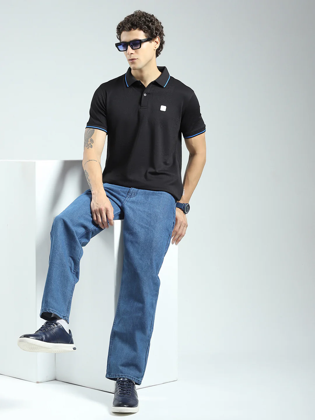 Rock.it Men Black Solid Collar Half Sleeve T-Shirt - Image 2