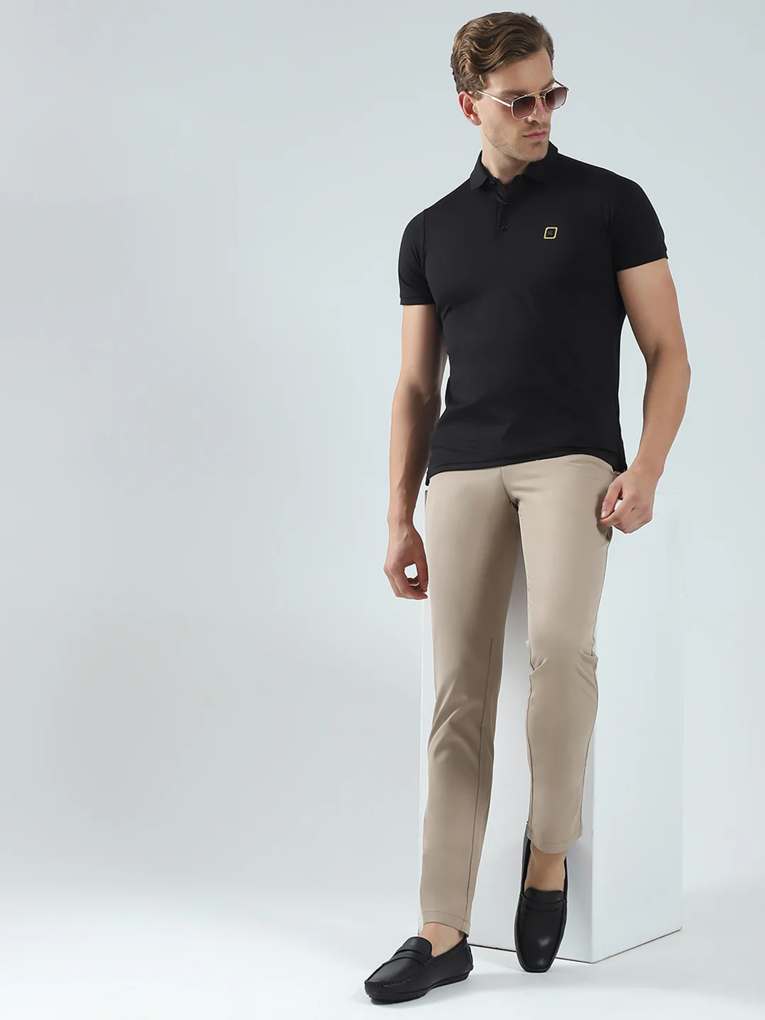 Men Black Solid Collar Half Sleeve T-Shirt - Image 2