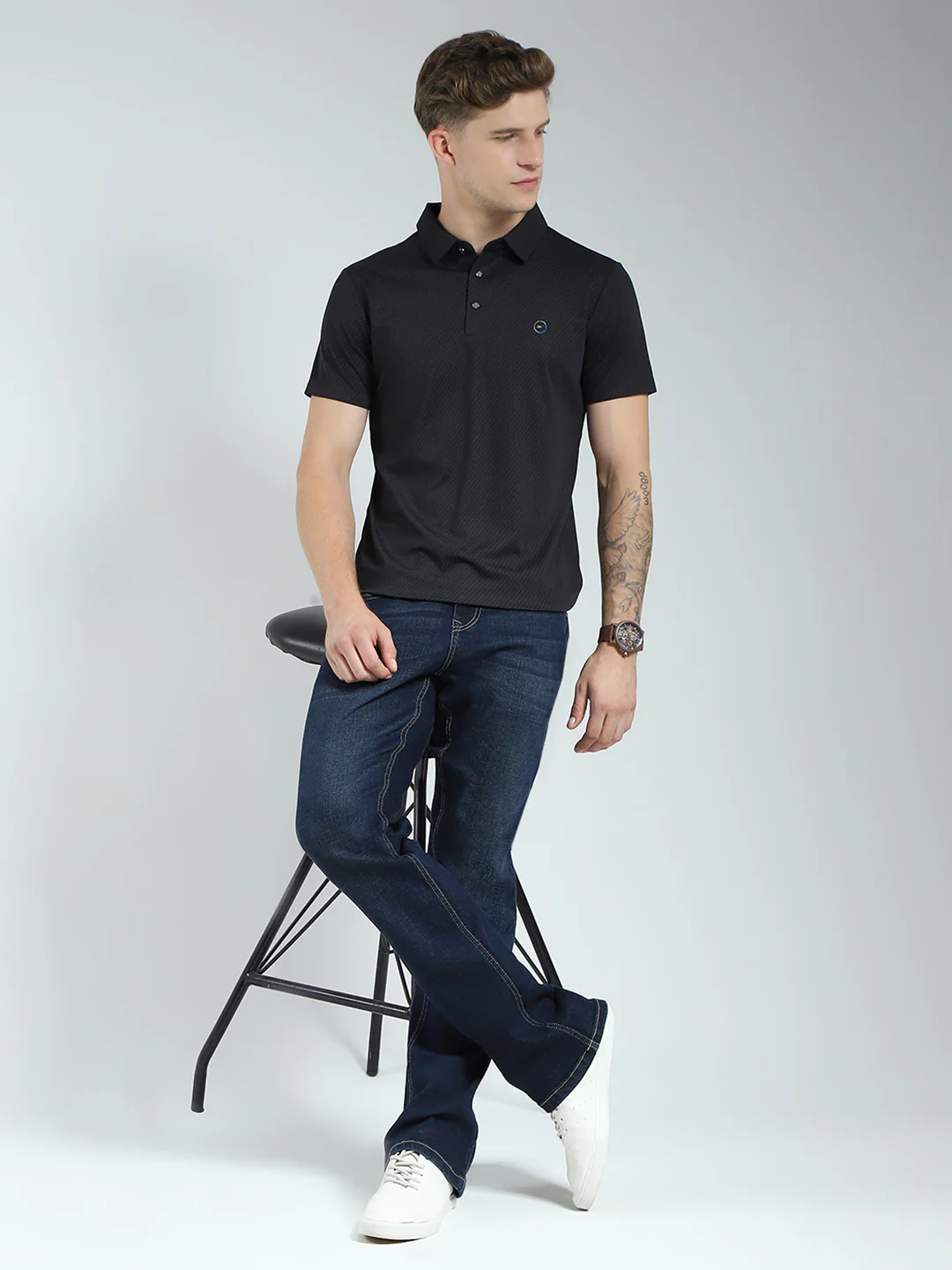 Men Black Solid Collar Half Sleeve T-Shirt - Image 2