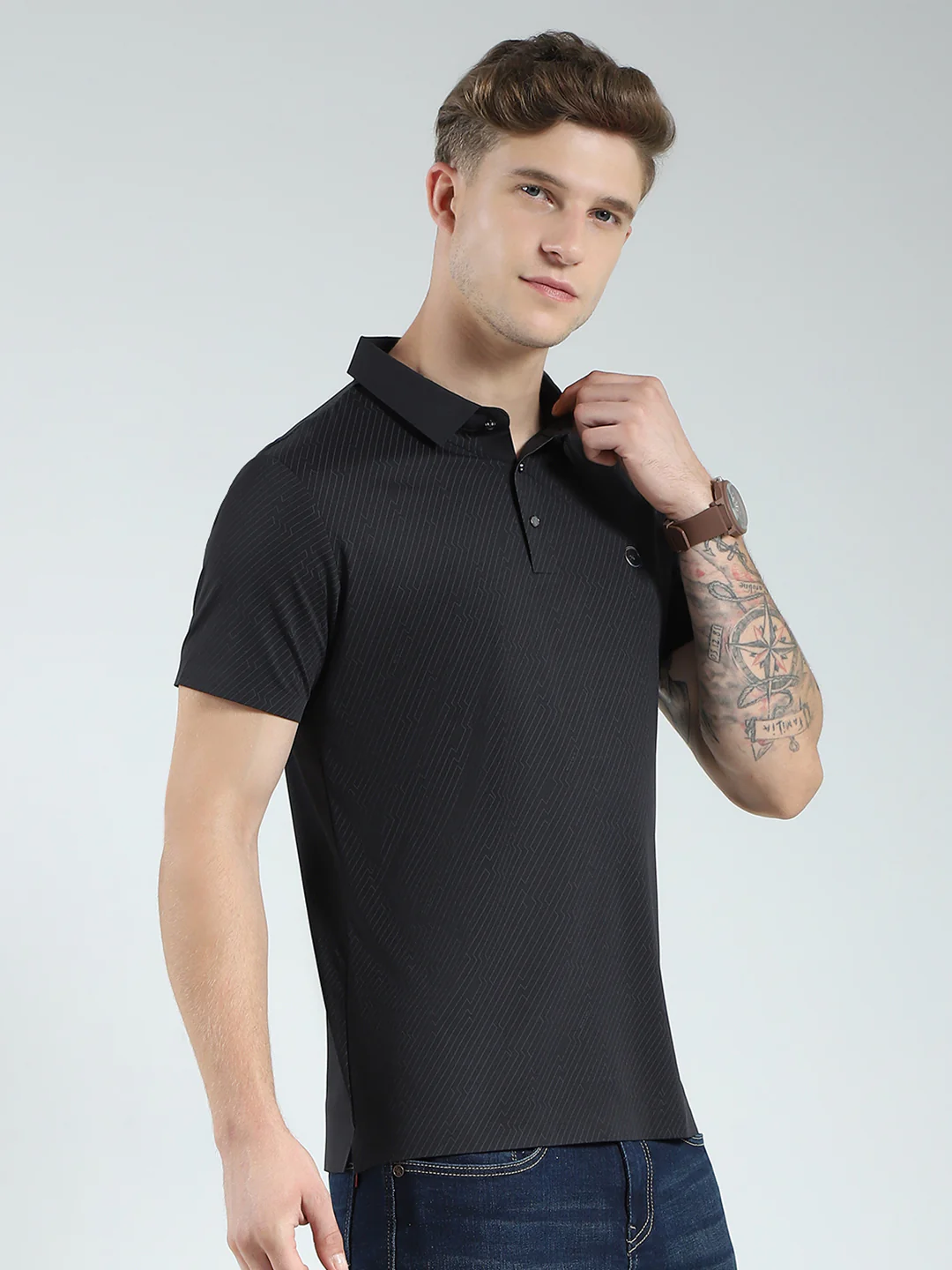 Men Black Solid Collar Half Sleeve T-Shirt - Image 4