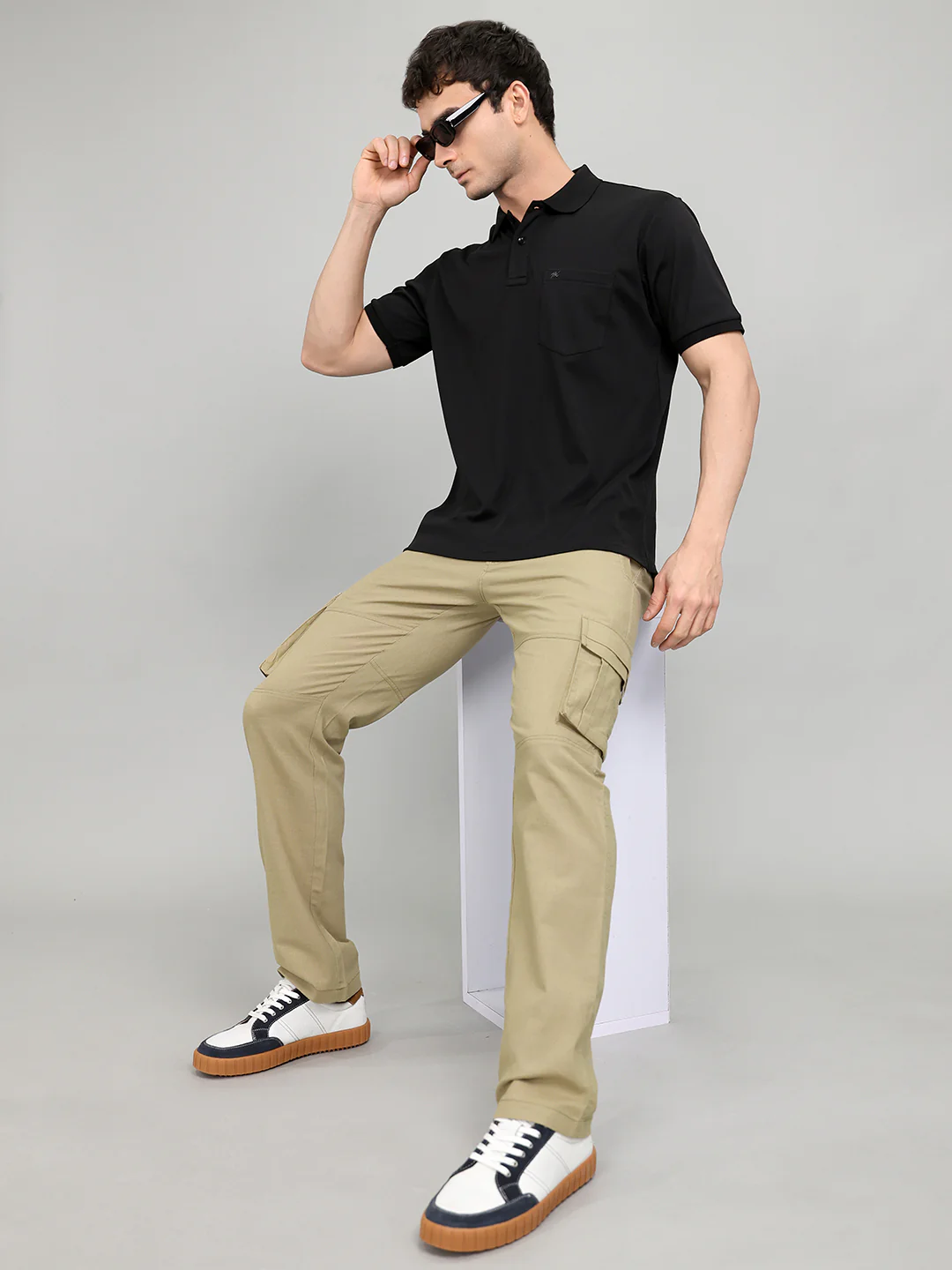 Men Black Solid Collar Half Sleeve T-Shirt - Image 6
