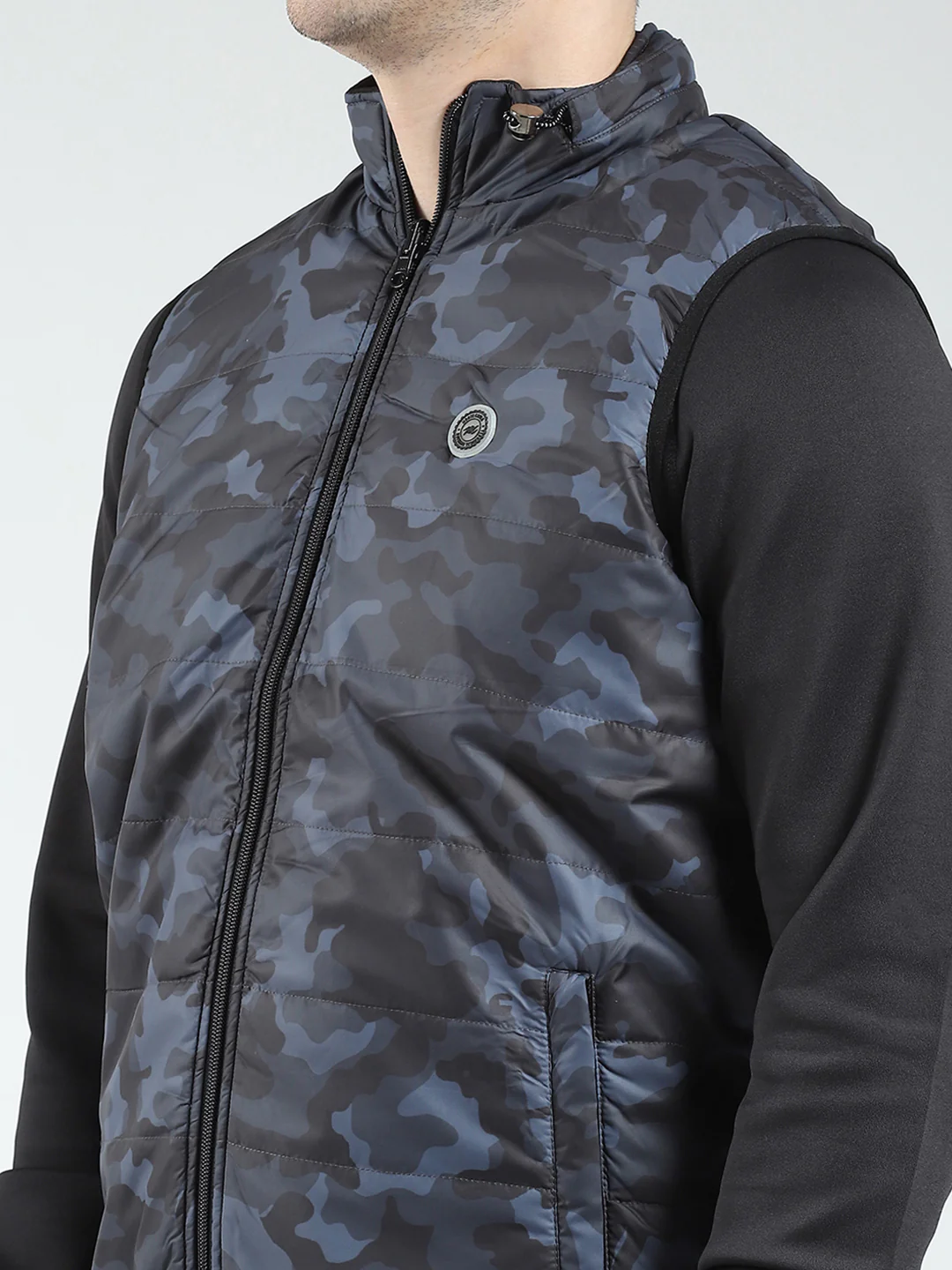 Men Black Solid Detachable Hood Full Sleeve Reversible Sweatshirt - Image 9