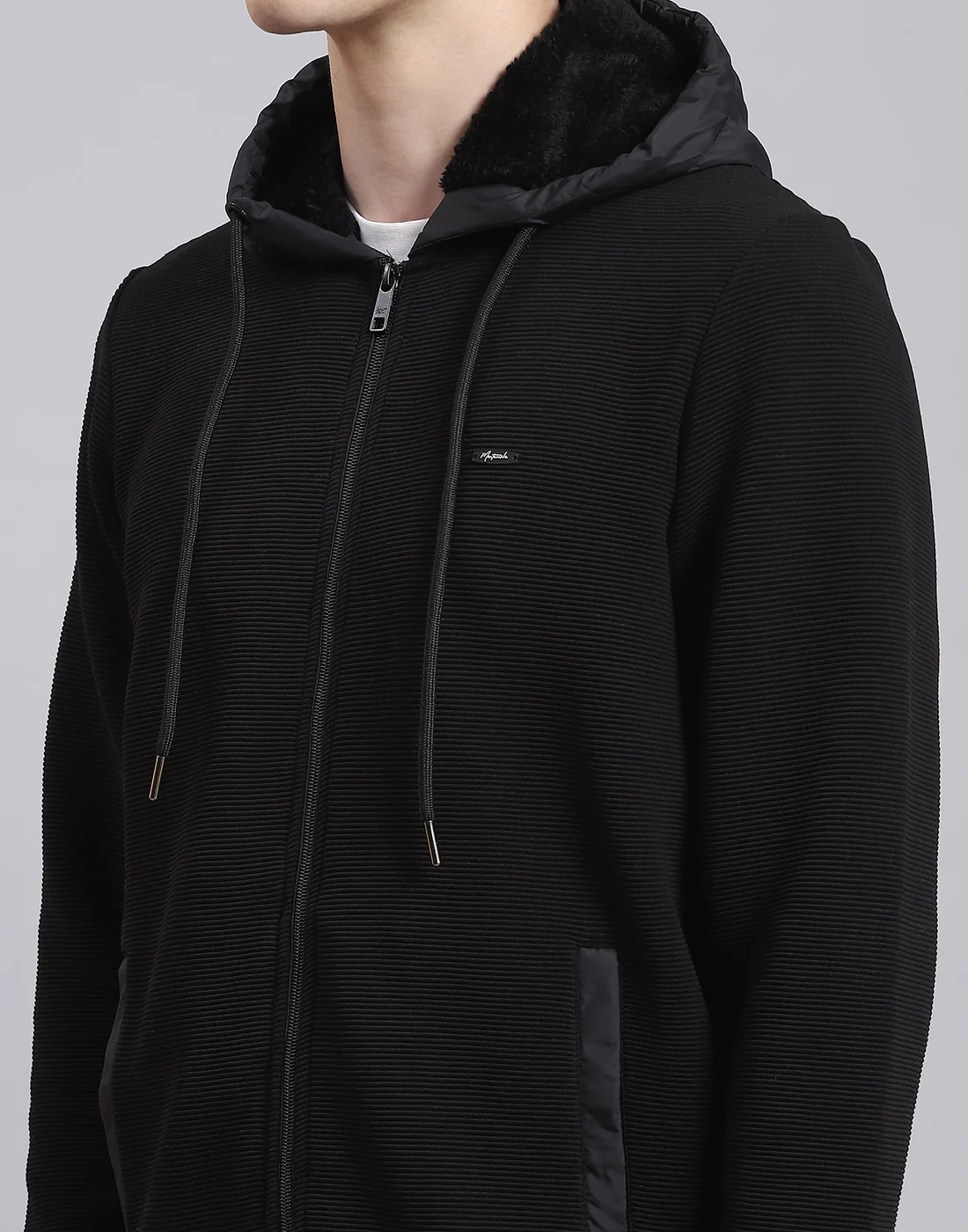 Men Black Solid Hooded Full Sleeve Sweatshirt - Image 7