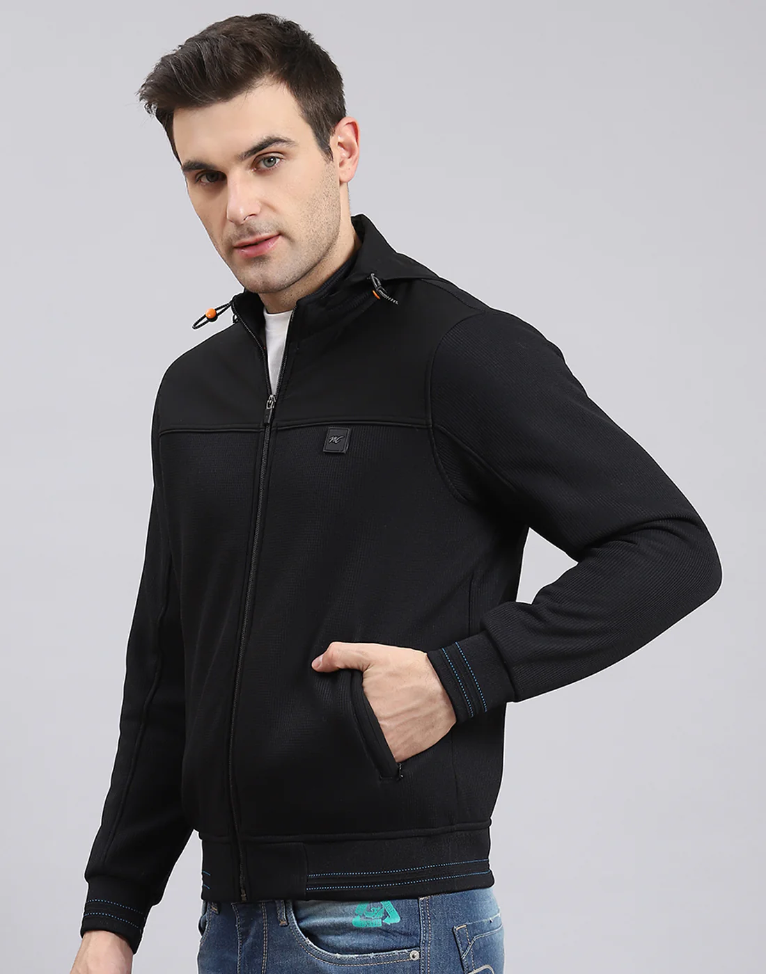 Men Black Solid Hooded Full Sleeve Sweatshirt - Image 4