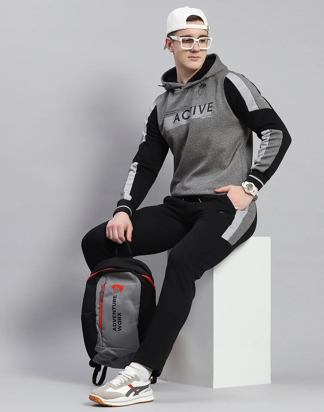 Men Grey & Black Solid Hooded Full Sleeve Tracksuit - Image 2