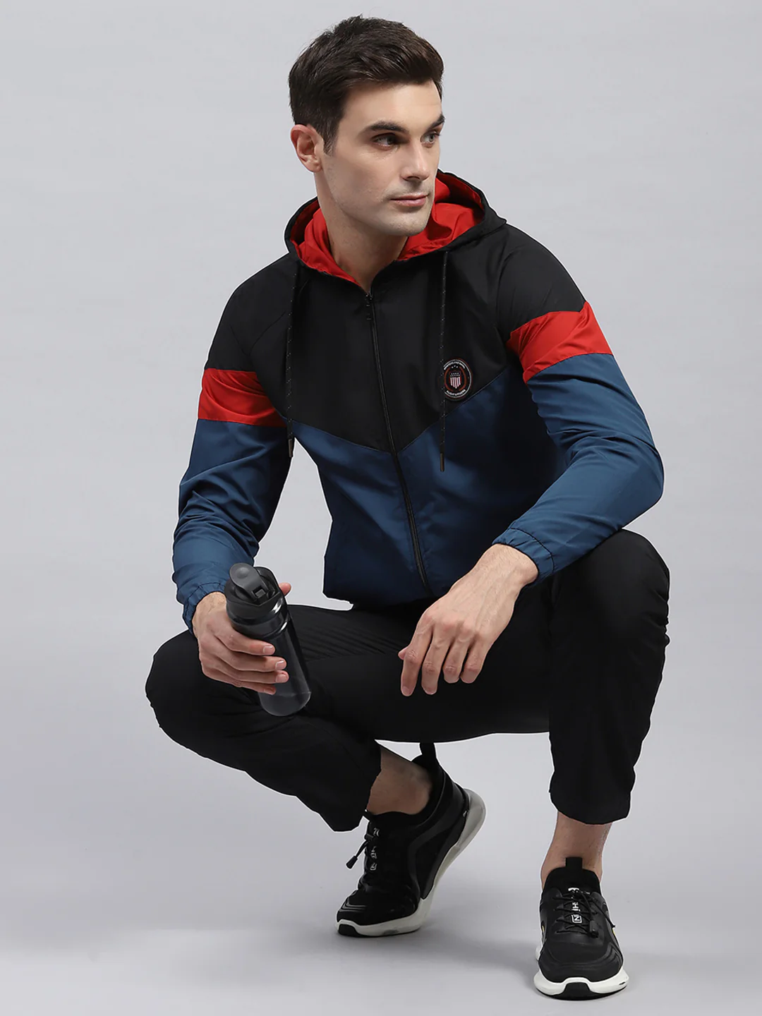 Men Black Solid Hooded Full Sleeve Winter Tracksuit - Image 2