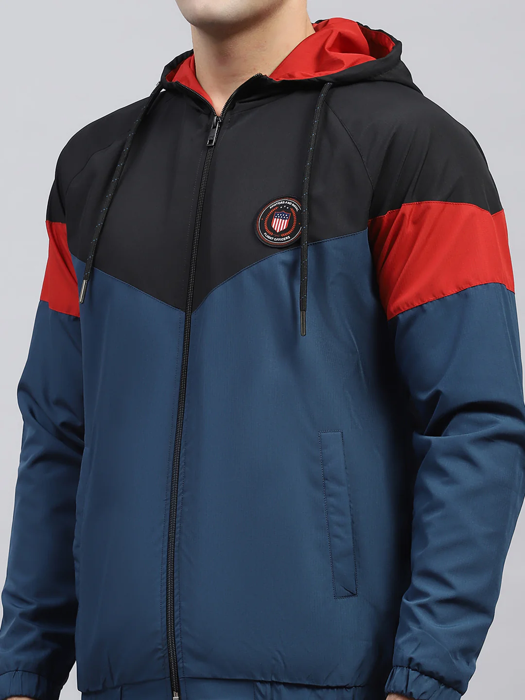 Men Black Solid Hooded Full Sleeve Winter Tracksuit - Image 6