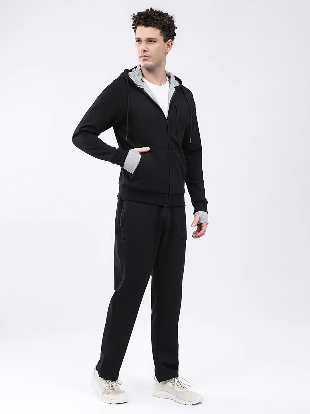 Men Black Solid Hooded Full Sleeve Winter Tracksuit - Image 4