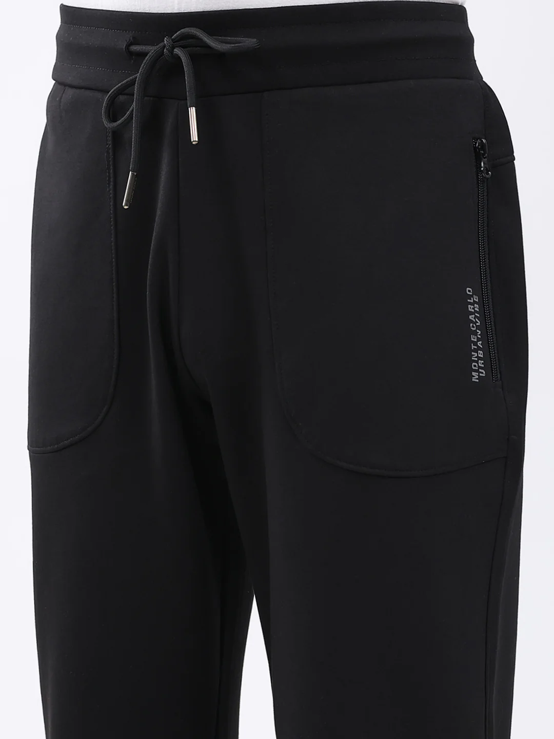 Men Black Solid Hooded Full Sleeve Winter Tracksuit - Image 8