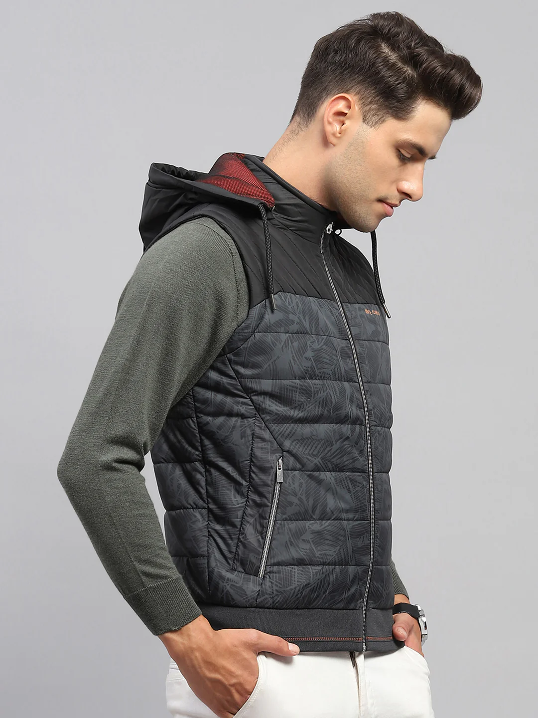 Men Black Solid Hooded Sleeveless Jacket - Image 4