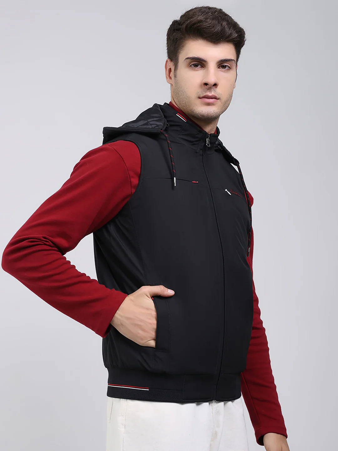 Men Black Solid Hooded Sleeveless Jacket - Image 4