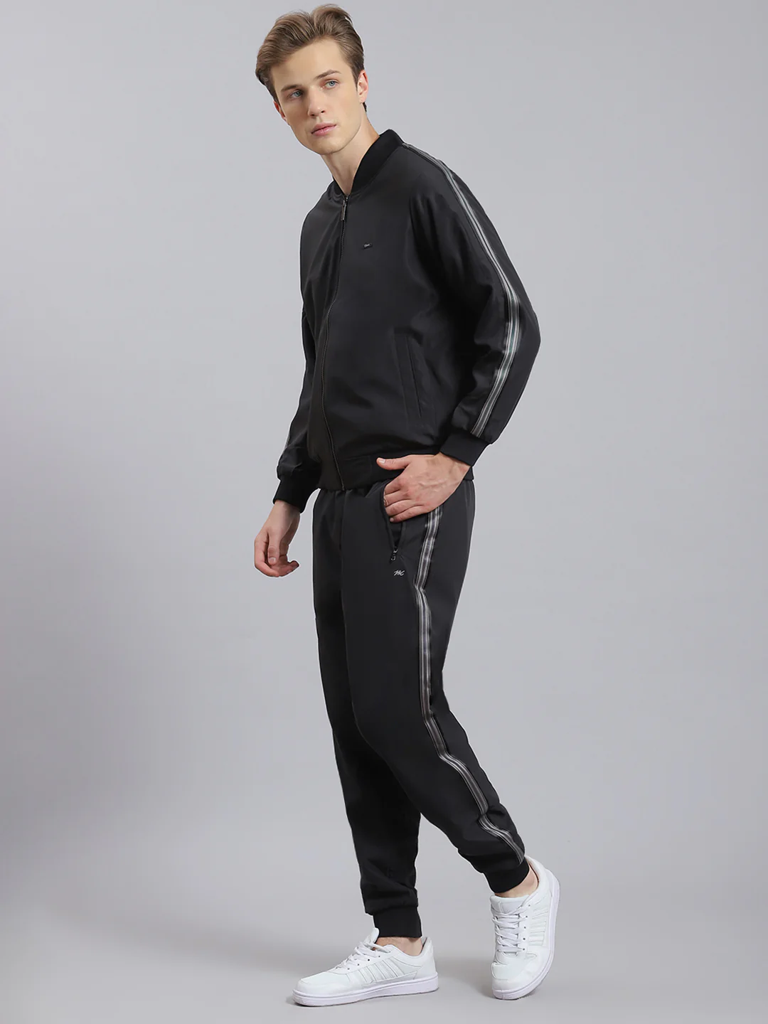 Men Black Solid Mandarin Collar Full Sleeve Tracksuit - Image 2