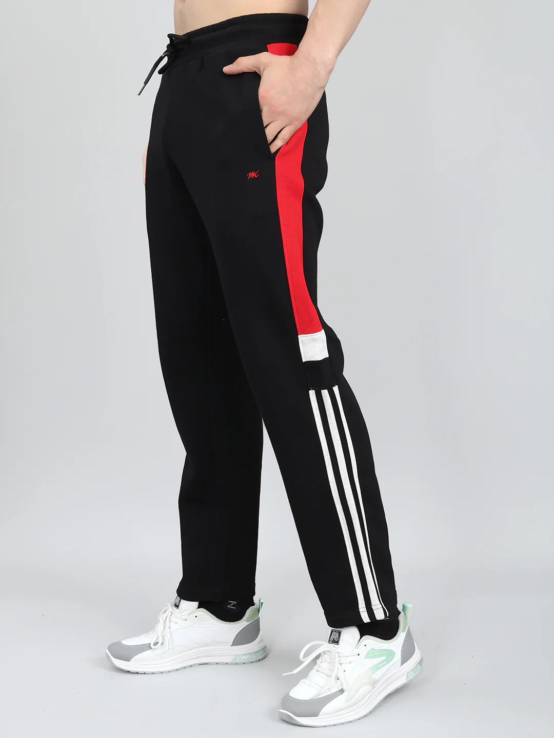 Men Black Solid Mandarin Collar Full Sleeve Winter Tracksuit - Image 8