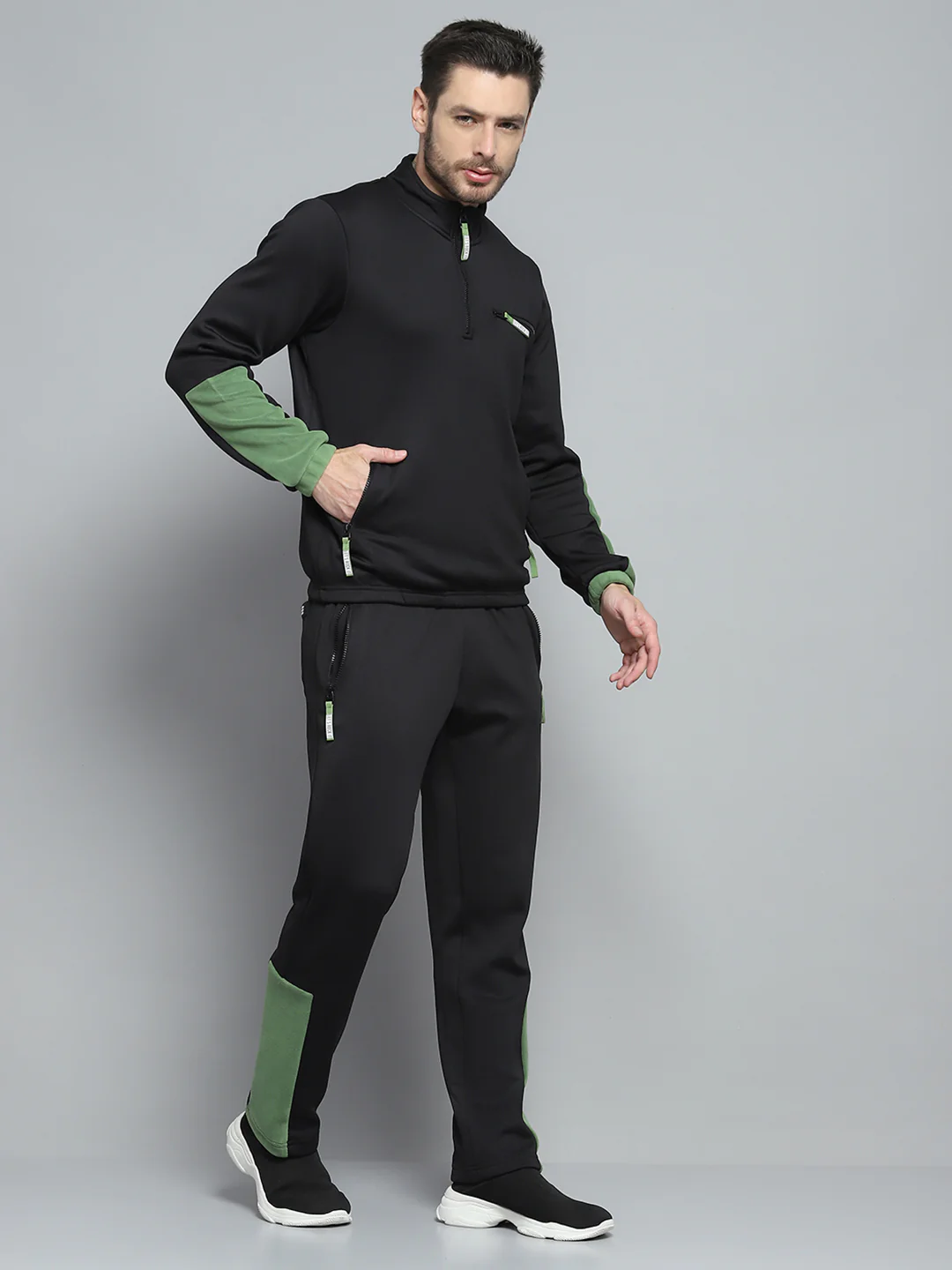 Rock.it Men Black Solid Mock Neck Full Sleeve Winter Tracksuit - Image 4