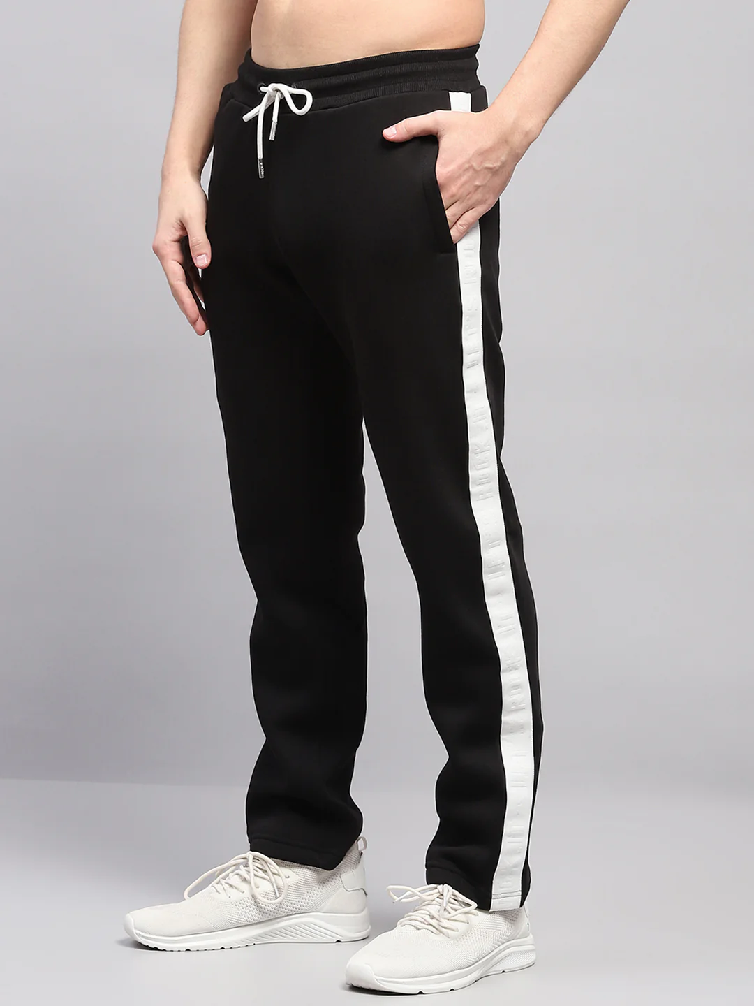 Rock.it Men Black Solid Mock Neck Full Sleeve Winter Tracksuit - Image 8