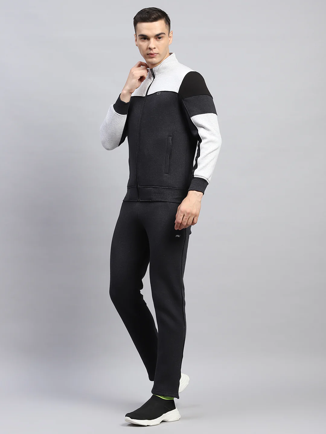 Men Black Solid Mock Neck Full Sleeve Winter Tracksuit - Image 3
