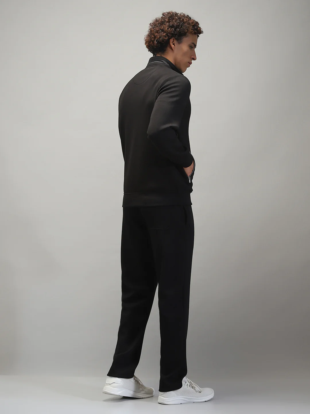 Men Black Solid Mock Neck Full Sleeve Winter Tracksuit - Image 5
