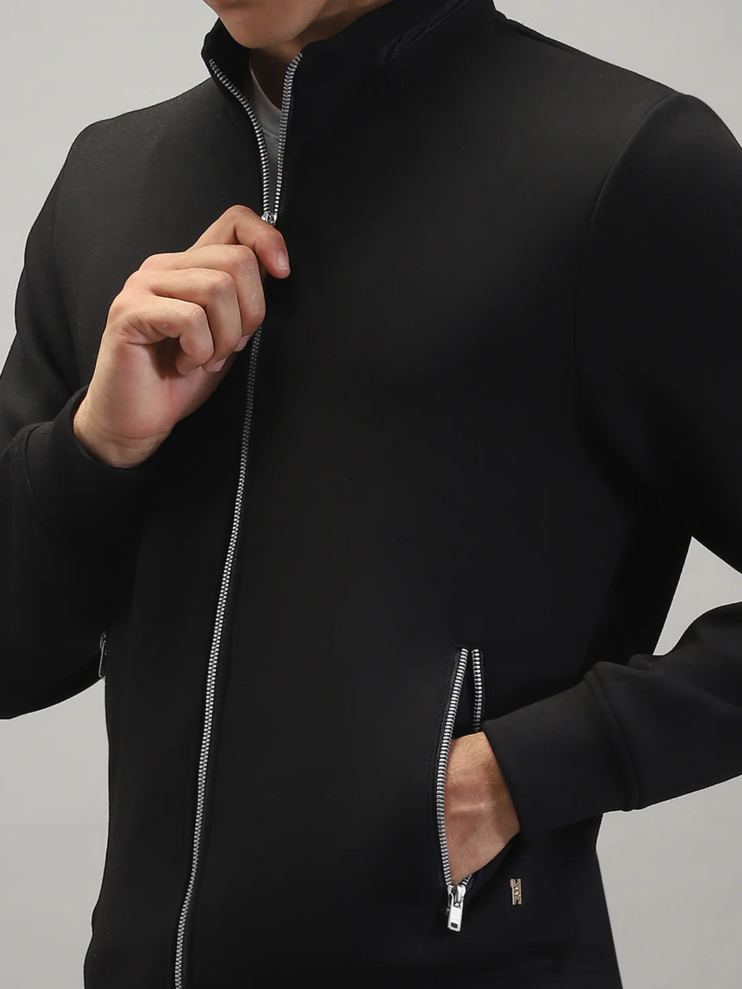 Men Black Solid Mock Neck Full Sleeve Winter Tracksuit - Image 6
