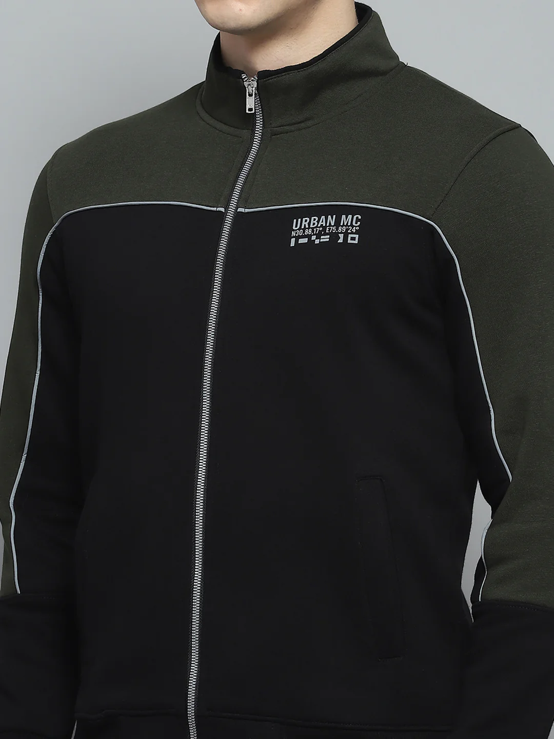 Men Black Solid Mock Neck Full Sleeve Winter Tracksuit - Image 6