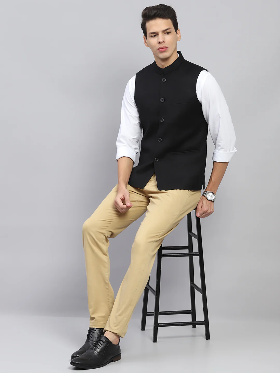 Men Black Solid Mock Neck Sleeveless Jacket - Image 2