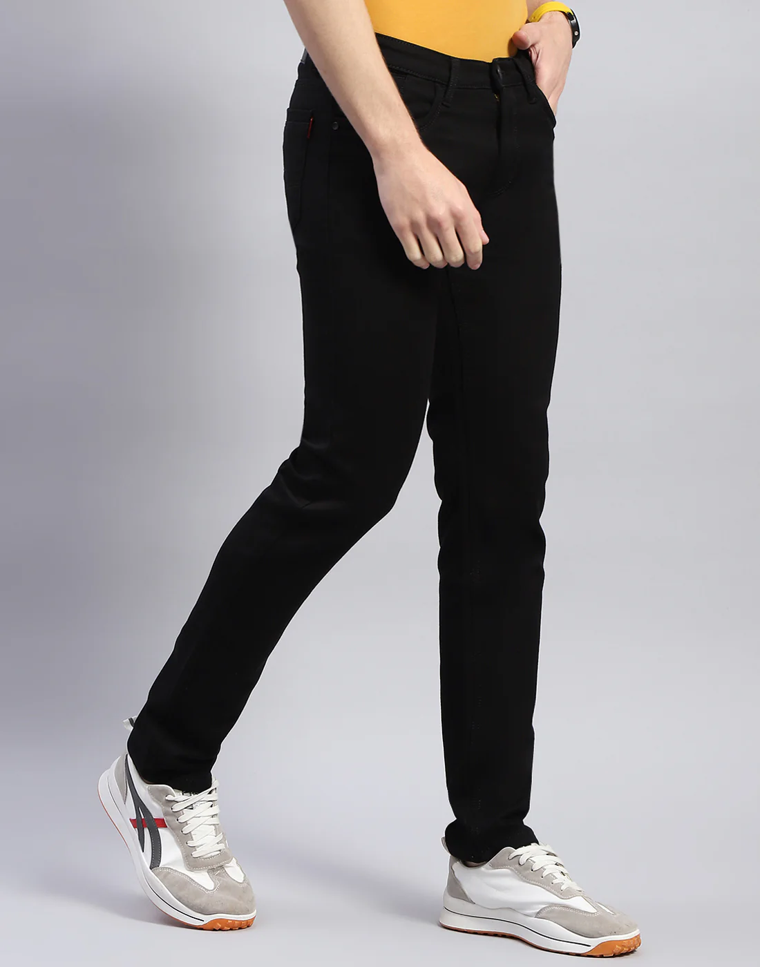 Men Black Solid Narrow Fit Denim - Image 4