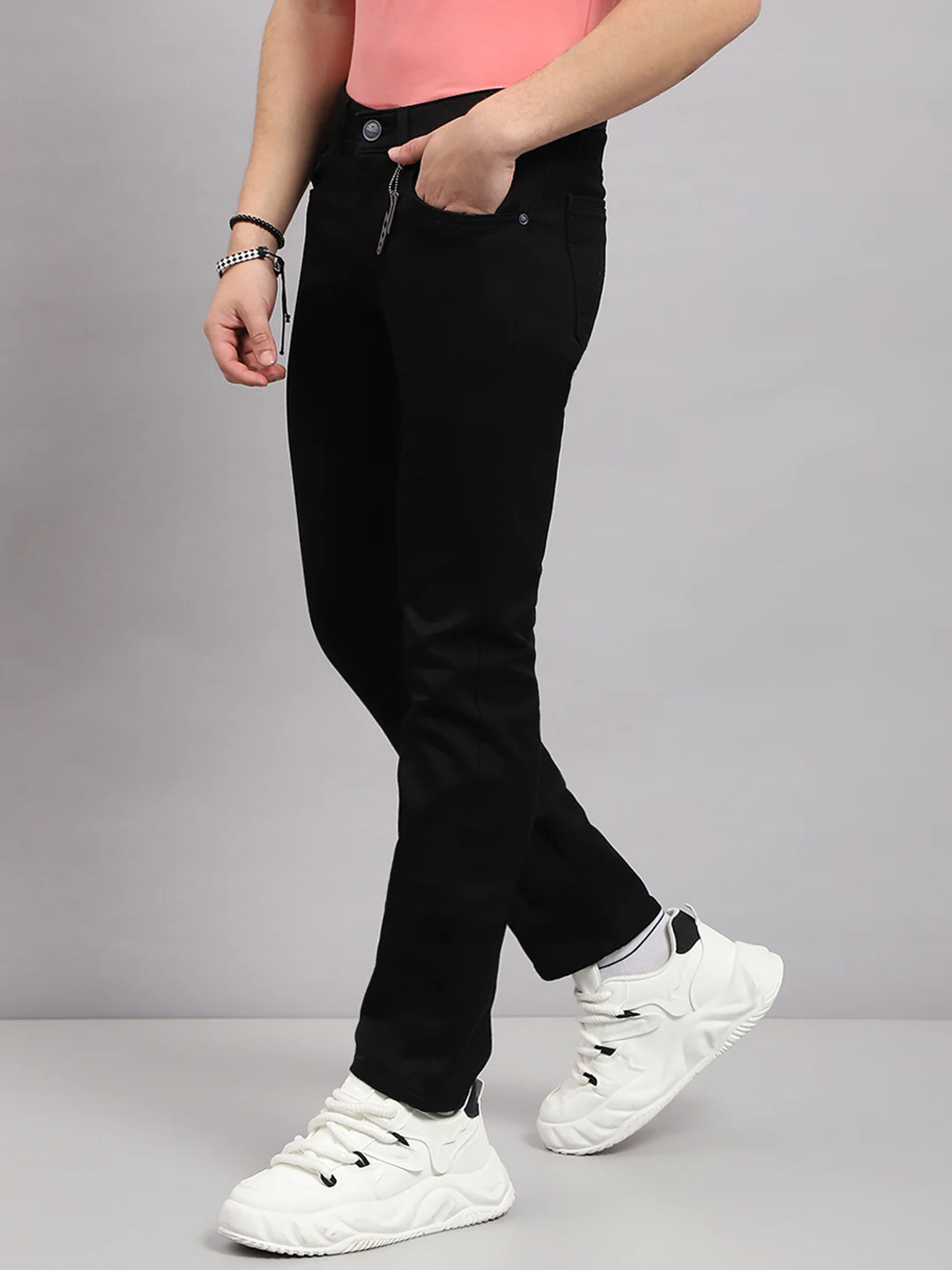 Men Black Solid Narrow Fit Denim - Image 3