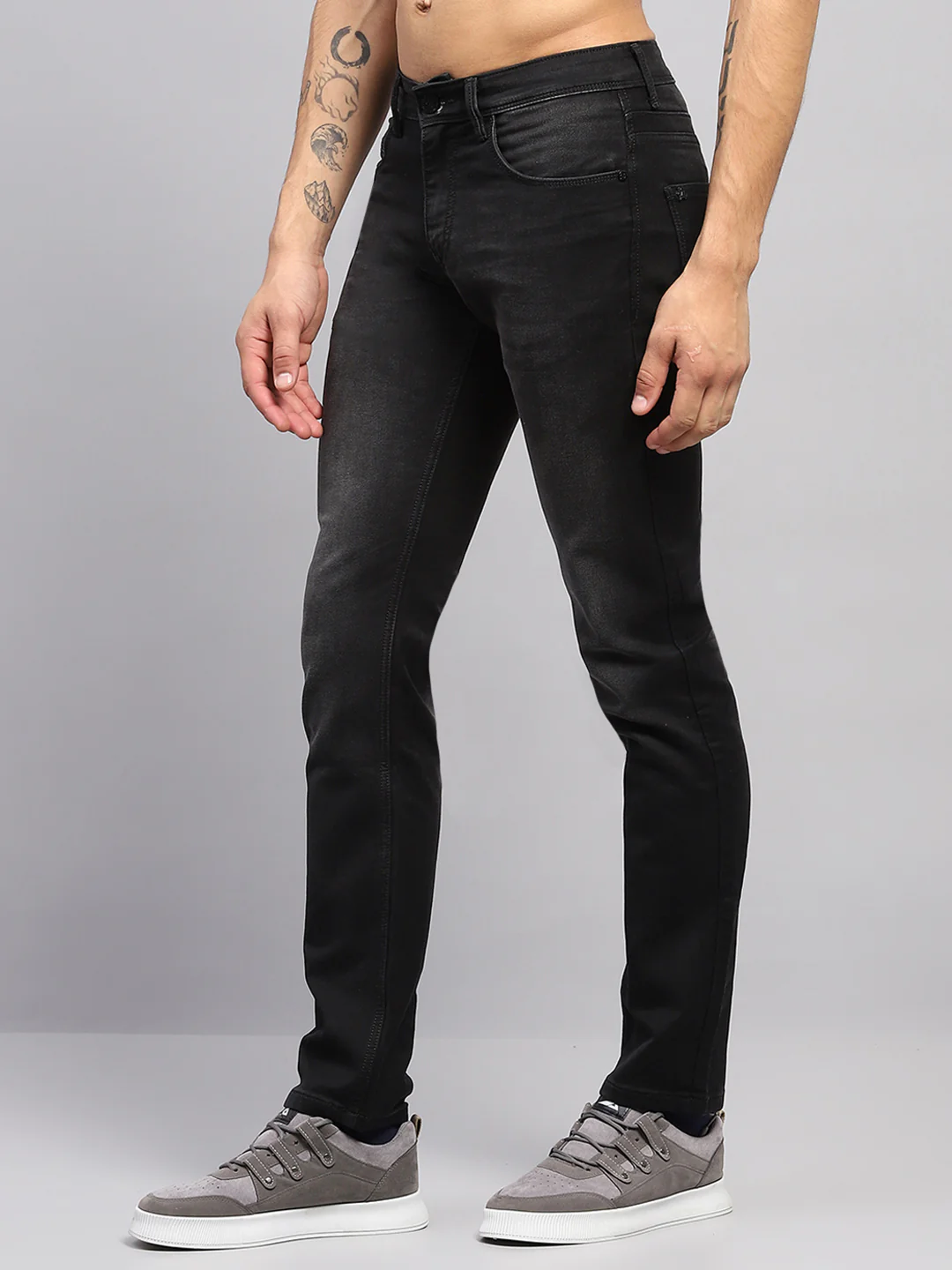 Men Black Solid Narrow Fit Denim - Image 3