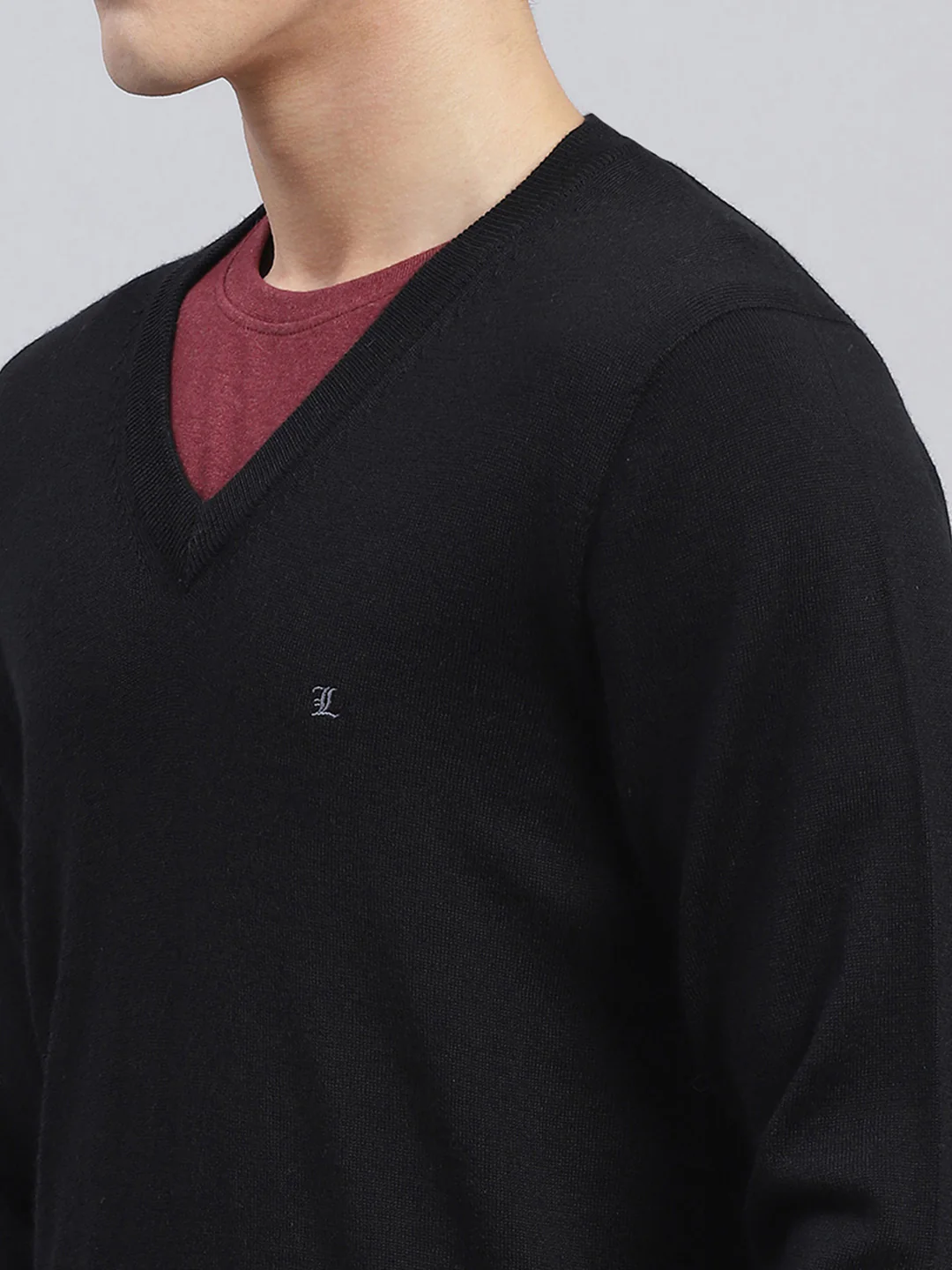 Men Black Solid Pure wool Pullover - Image 6