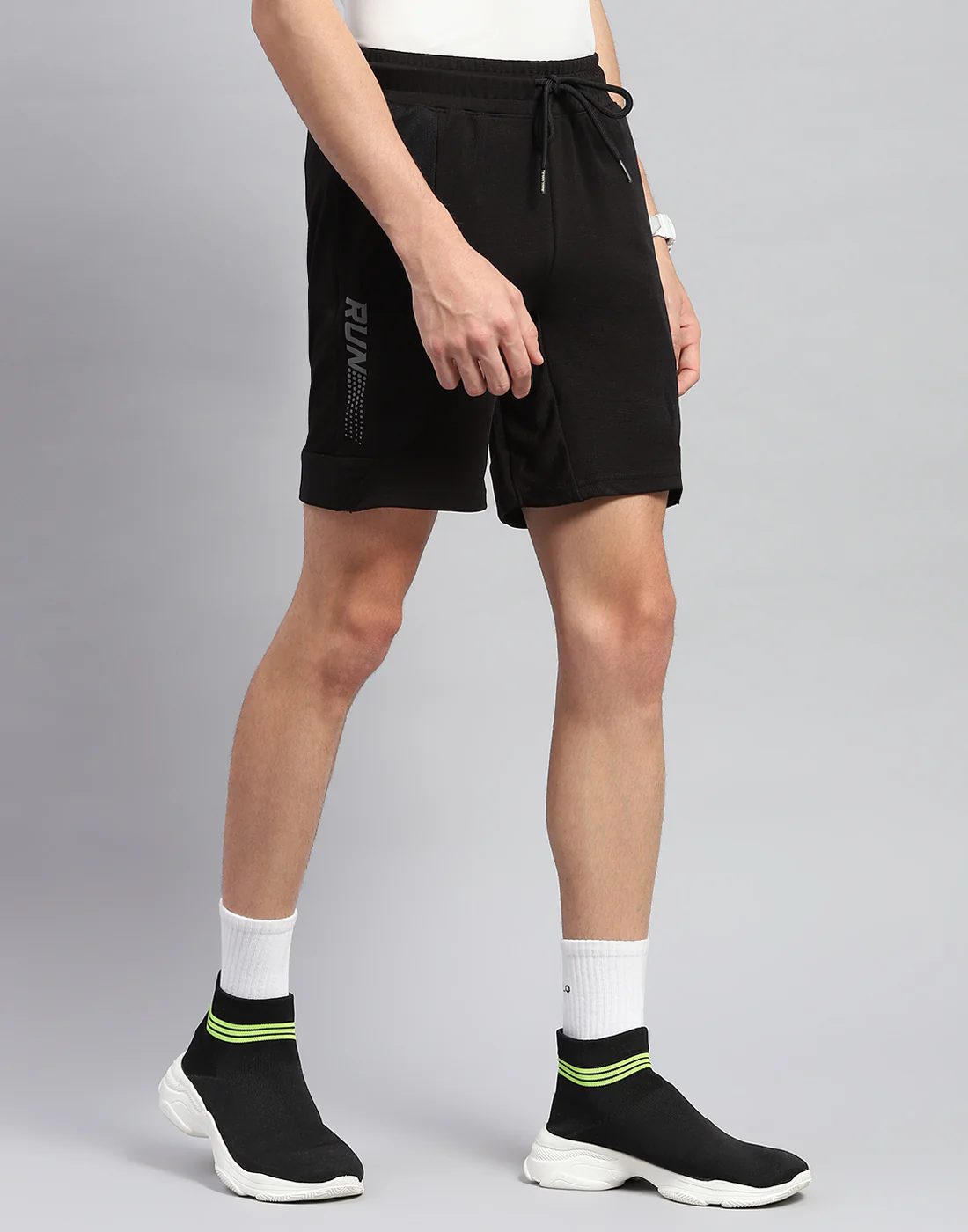 Men Black Solid Regular Fit Bermuda - Image 4