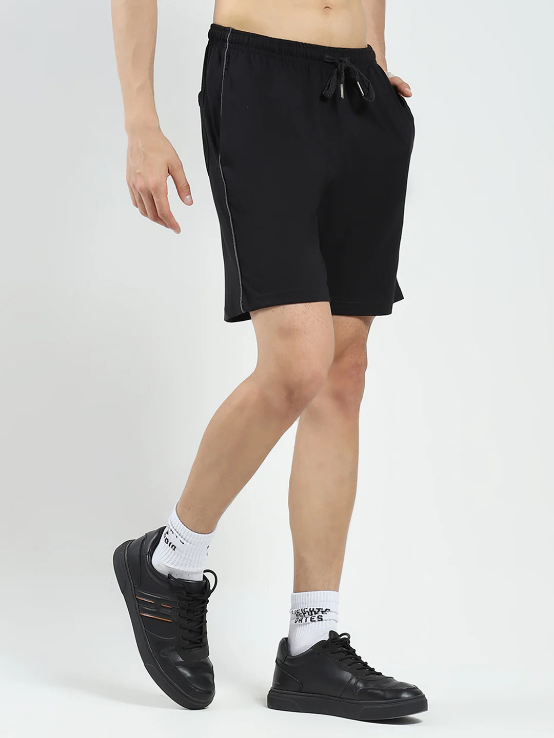 Men Black Solid Regular Fit Bermuda - Image 4