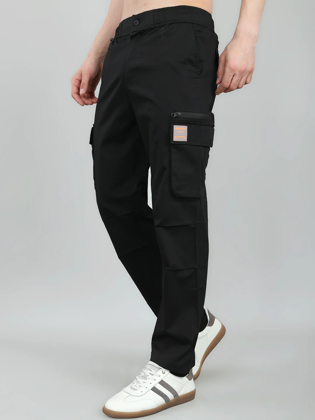 Men Black Solid Regular Fit Cargo - Image 2