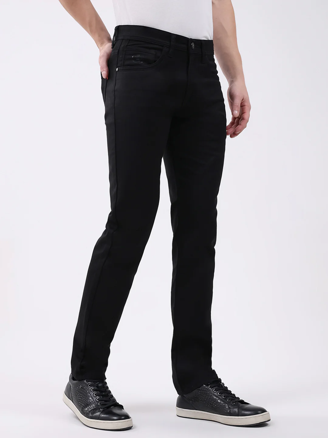 Men Black Solid Narrow Fit Denim - Image 4