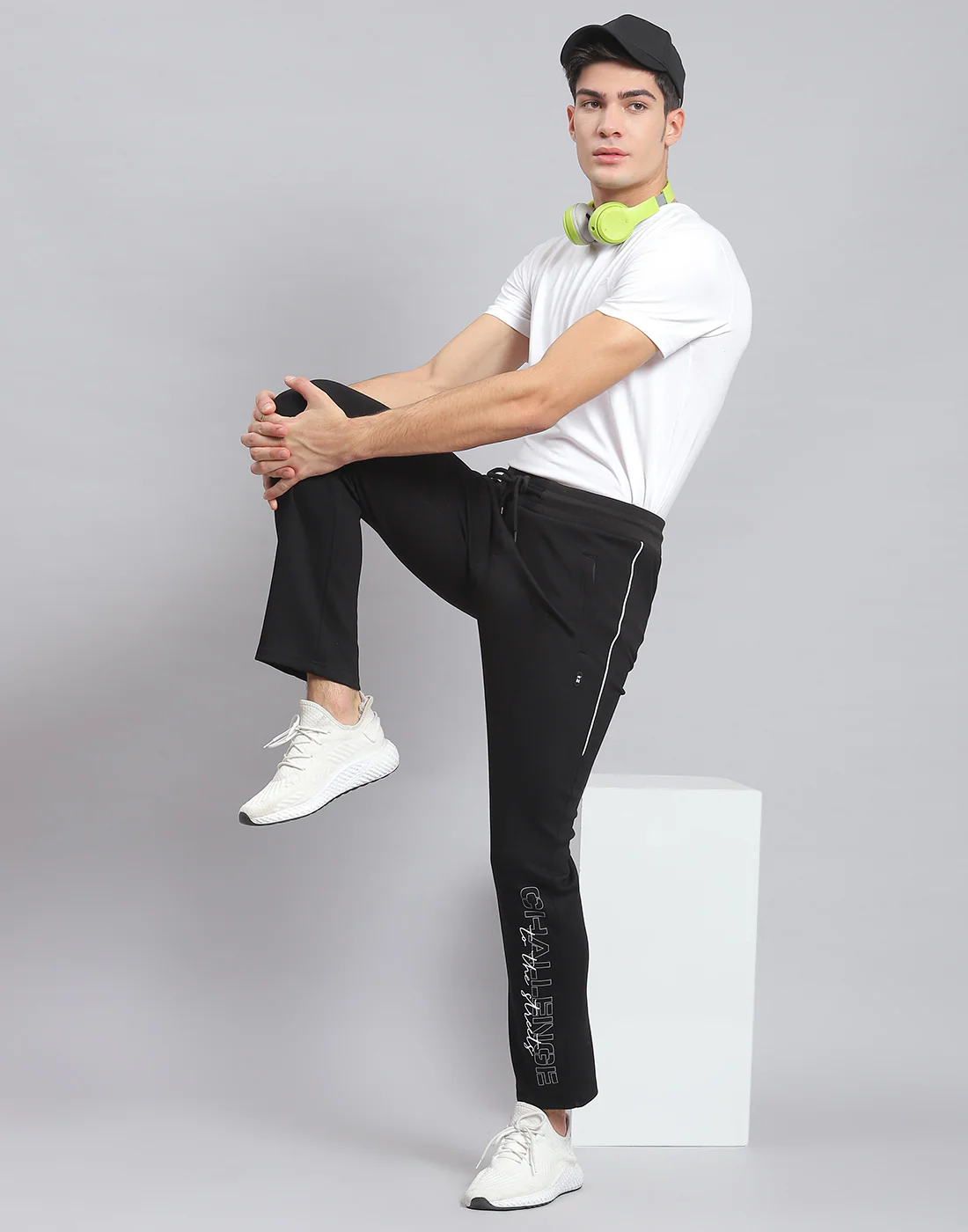 Men Black Solid Regular Fit Winter Lower - Image 2