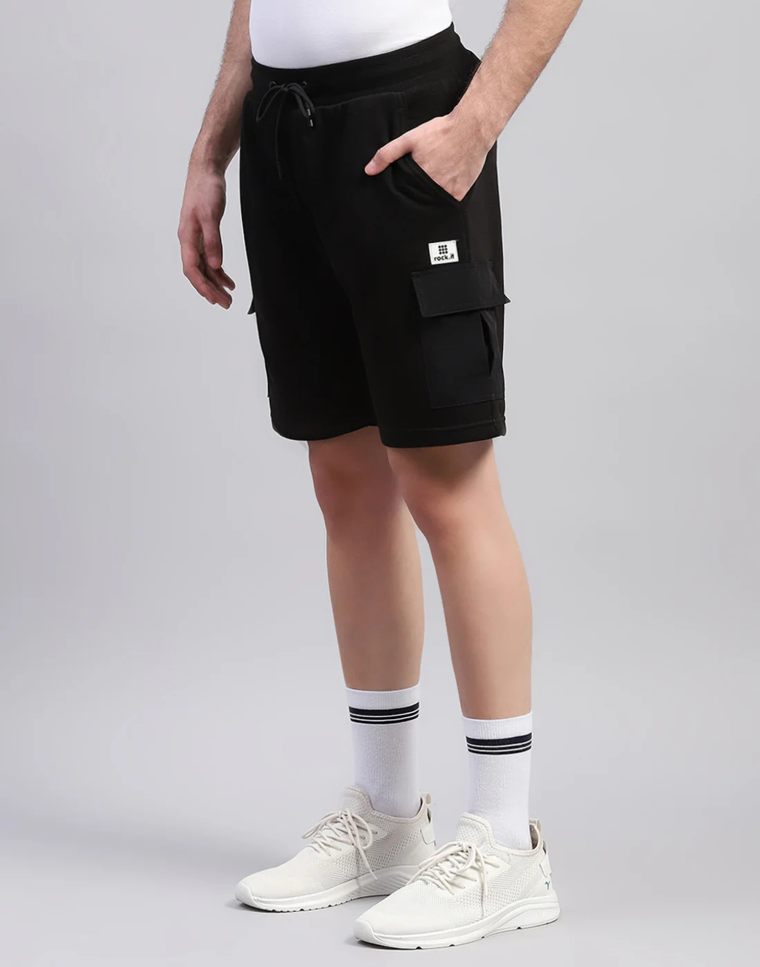 Rock.it Men Black Solid Regular Fit Short - Image 4