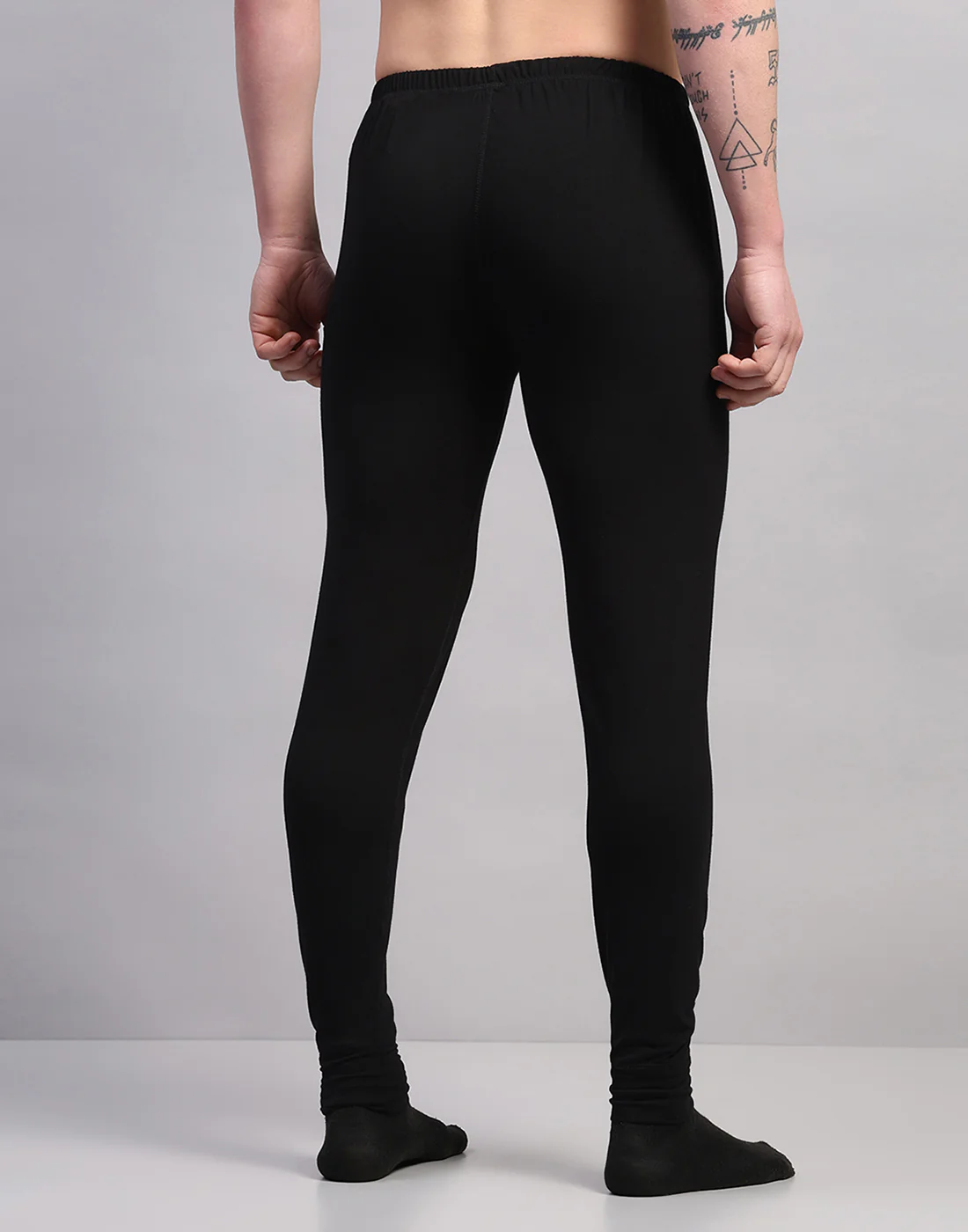 Men Black Solid Regular Fit Thermal Lower - Image 4