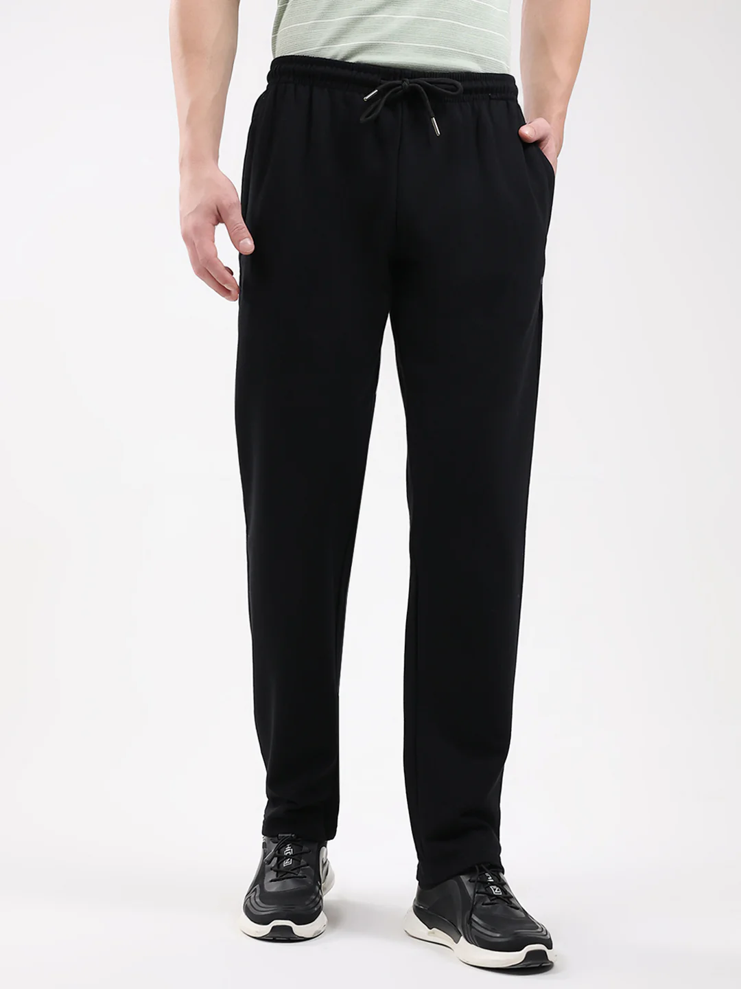 Men Black Solid Regular Fit Winter Lower