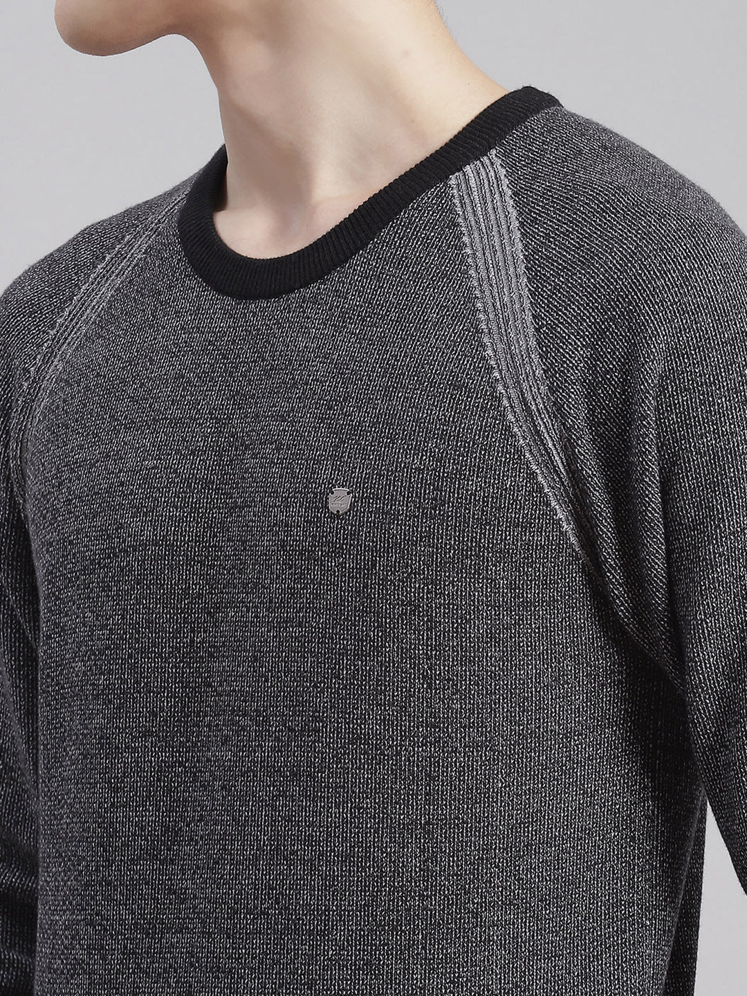 Men Black Solid Round Neck Full Sleeve Sweaters/Pullovers - Image 6