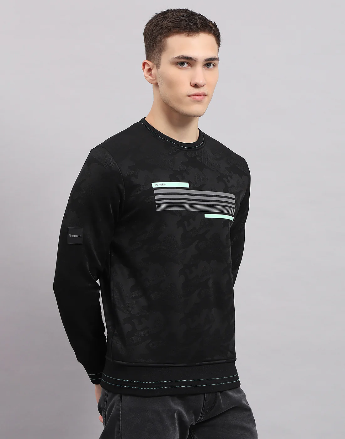 Men Black Solid Round Neck Full Sleeve Sweatshirt - Image 4